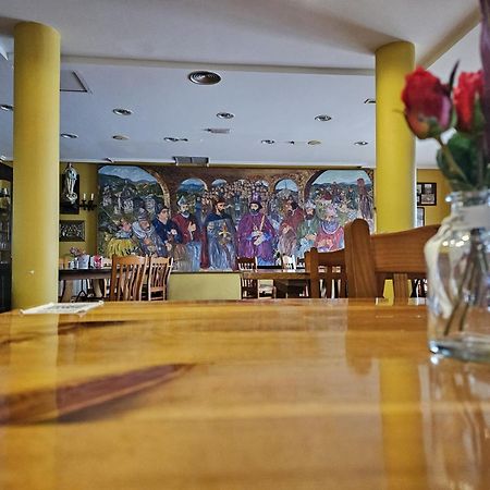 Albergue El Convento De Foncebadon Vandrehjem Eksteriør billede